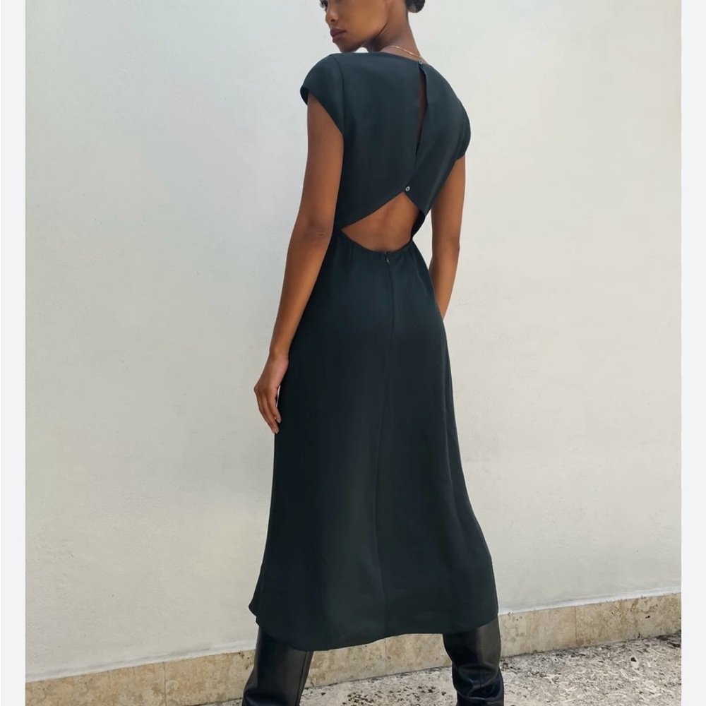 Babaton Hamptons Vneck Dress in Scarab